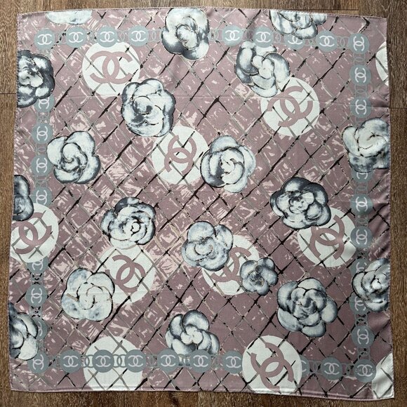 Chanel Scarf - Picture 2 of 16